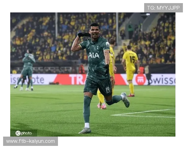 索兰克双响后跪地掩面,热刺前锋本赛季进球数据创生涯新高 索兰克双响后跪地掩面,热刺前锋本赛季进球数据创生涯新高